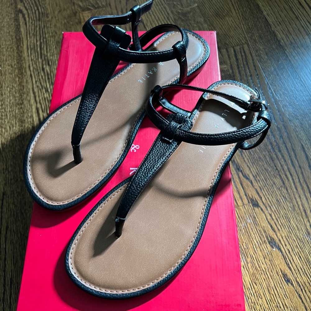 ⭐️NEW⭐️ Kelly & Katie black sandal